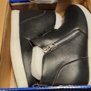 Black High-Top Wedged Sneakers with Zipper